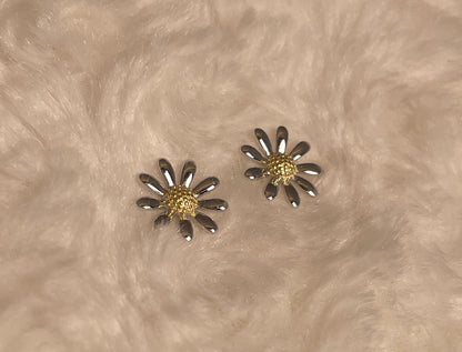 Rhodium-Plated Silver Delicate Daisy Earrings