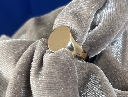 9ct Yellow Gold Plain Oval Signet Ring