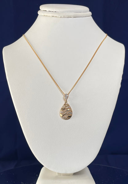 9ct Yellow Gold Teardrop Lattice Diamond Pendant Necklace