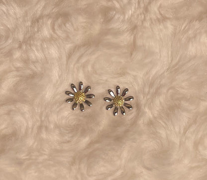 Rhodium-Plated Silver Delicate Daisy Earrings