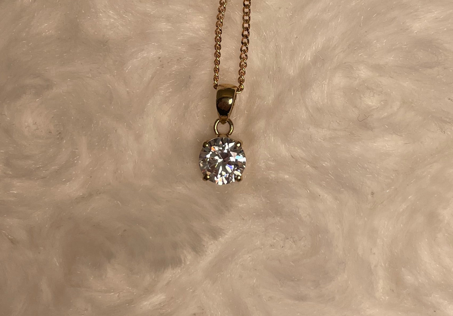 9ct Yellow Gold Cubic Zirconia Pendant Necklace