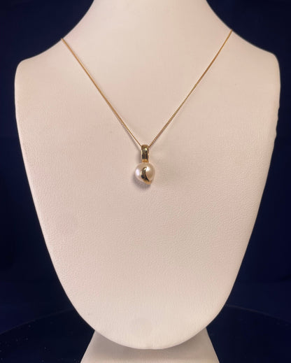 9ct Yellow Gold Freshwater Pearl Pendant Necklace