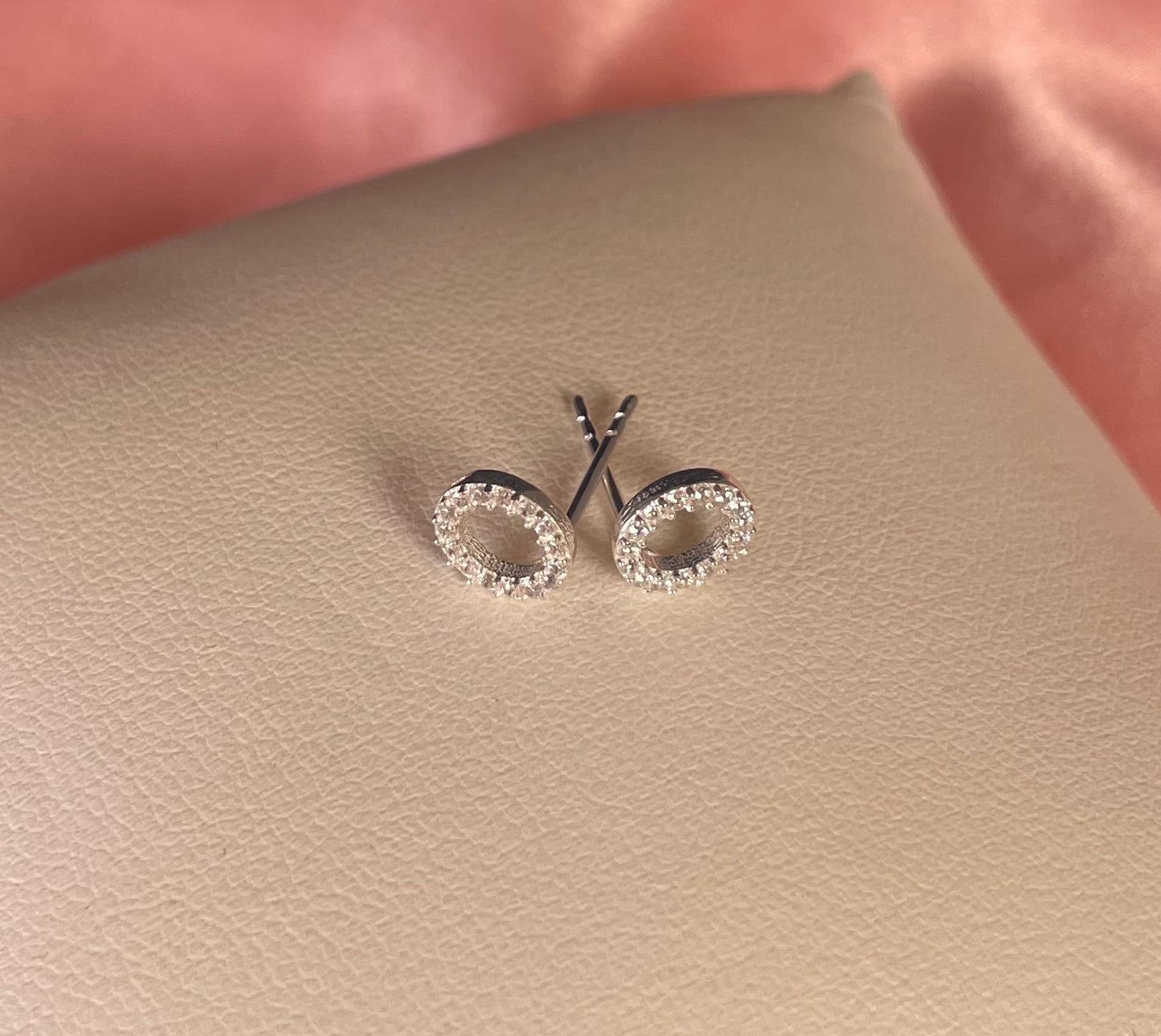 Rhodium-Plated Silver Dainty Circle Stud Earrings With Cubic Zirconia