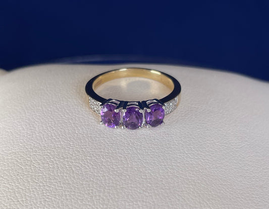 9ct Yellow Gold Ring with Oval Amethysts & Diamonds