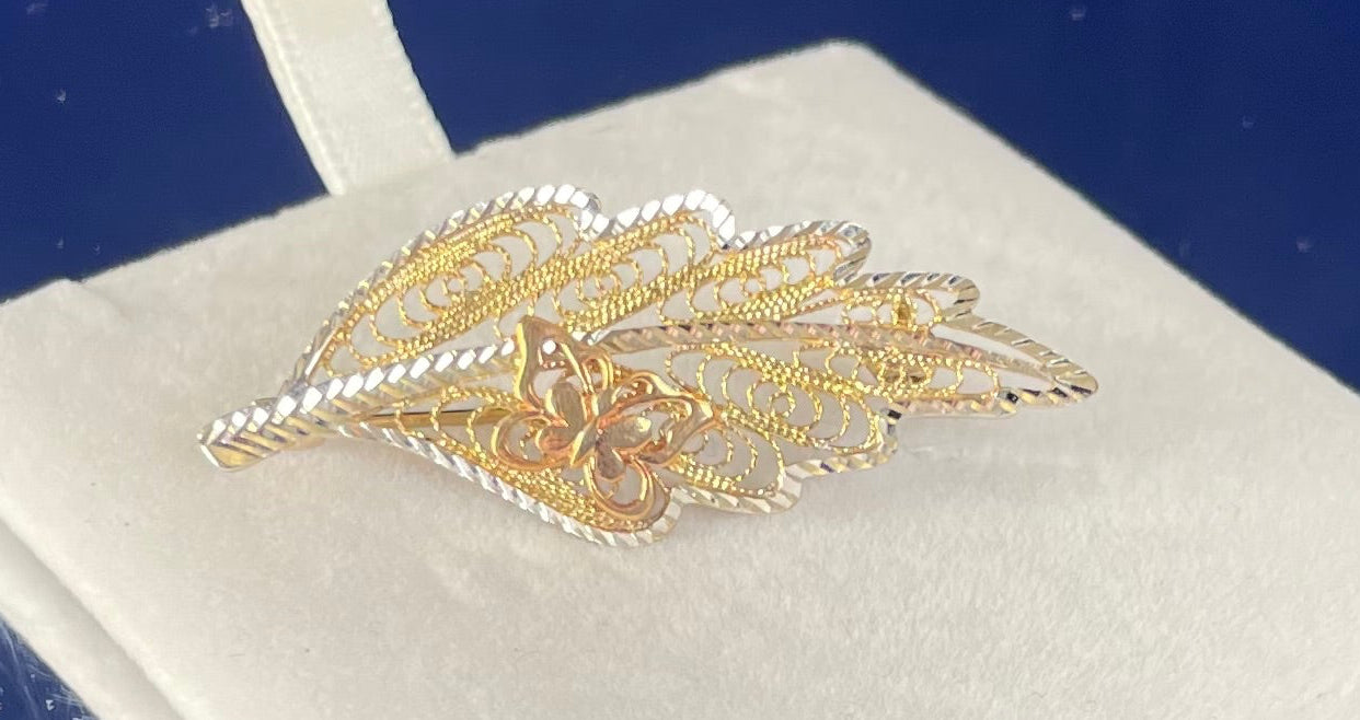 9ct Three Colour Gold Filigree Leaf Brooch