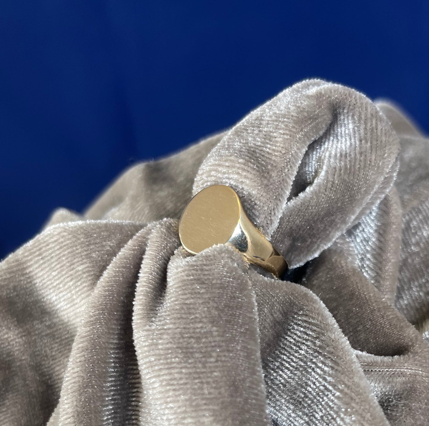 9ct Yellow Gold Plain Oval Signet Ring