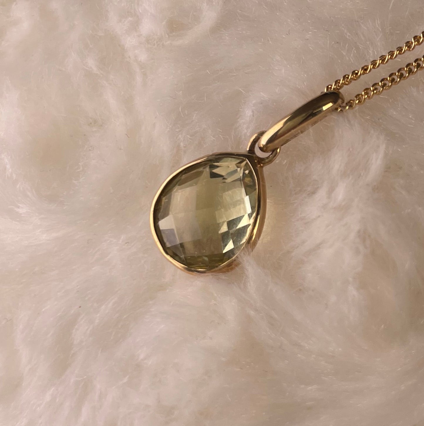 9ct Yellow Gold Pear Shaped Pineapple Cut Lemon Quartz Pendant Necklace