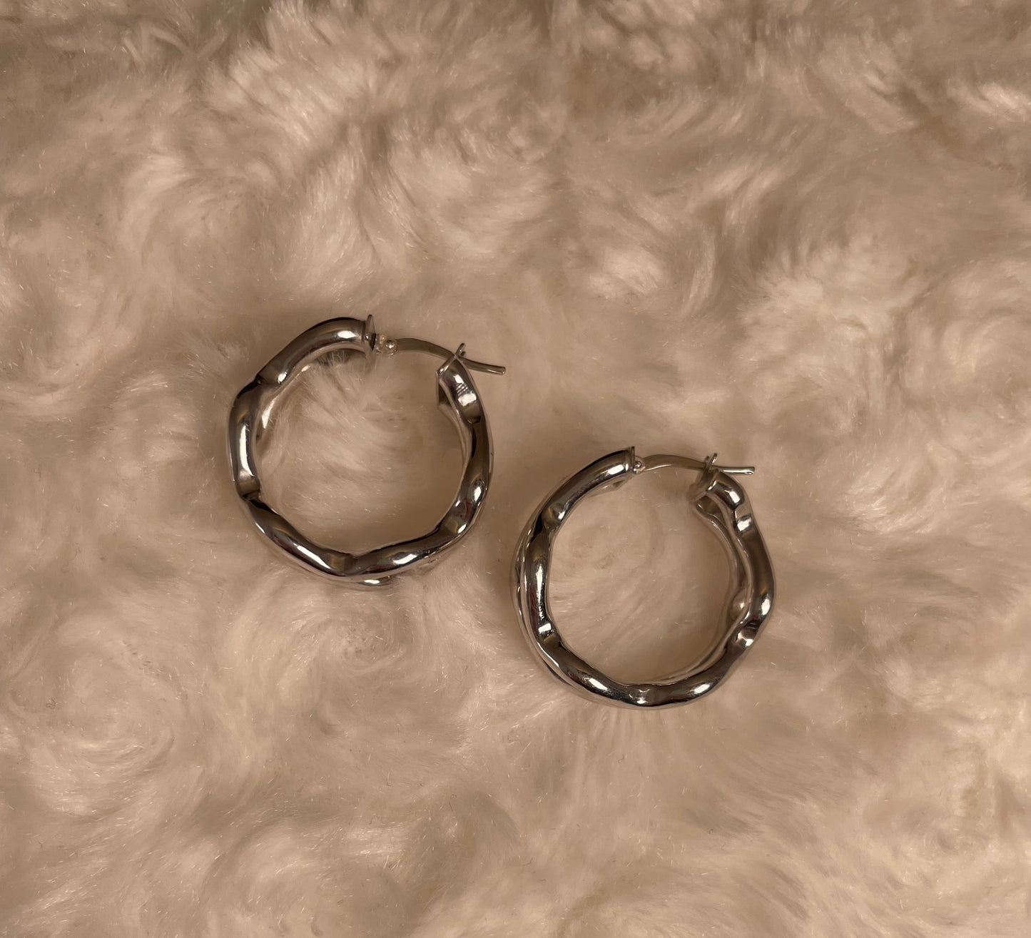 9ct White Gold Wave Hoop Earrings