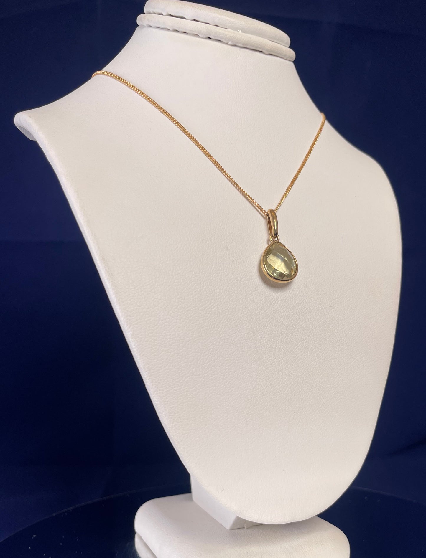 9ct Yellow Gold Pear Shaped Pineapple Cut Lemon Quartz Pendant Necklace