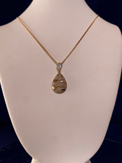 9ct Yellow Gold Teardrop Lattice Diamond Pendant Necklace