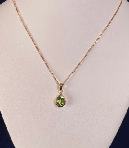 9ct Yellow Gold Pear Shape Peridot Pendant Necklace