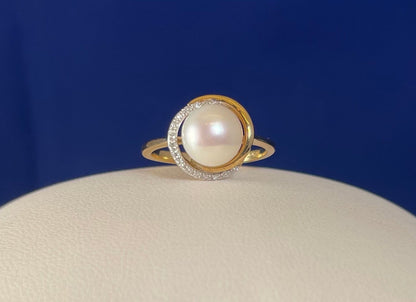 9ct Yellow Gold Freshwater Cultured Pearl Dress Ring with Diamond Knot Setting