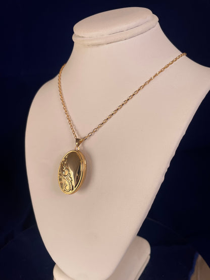 9ct Yellow Gold Oval Patterned Locket