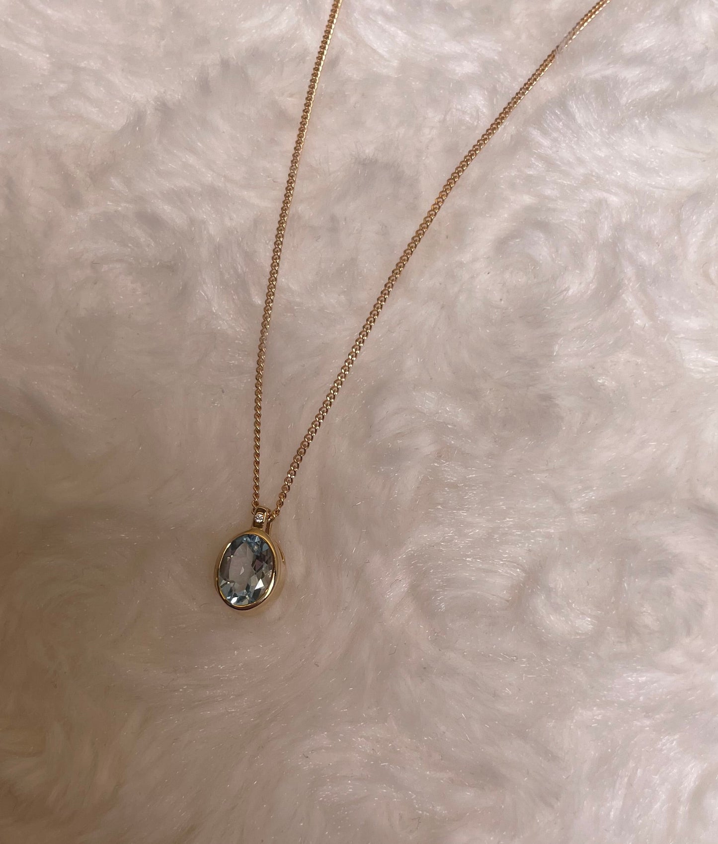 9ct Yellow Gold Oval Aquamarine Pendant Necklace