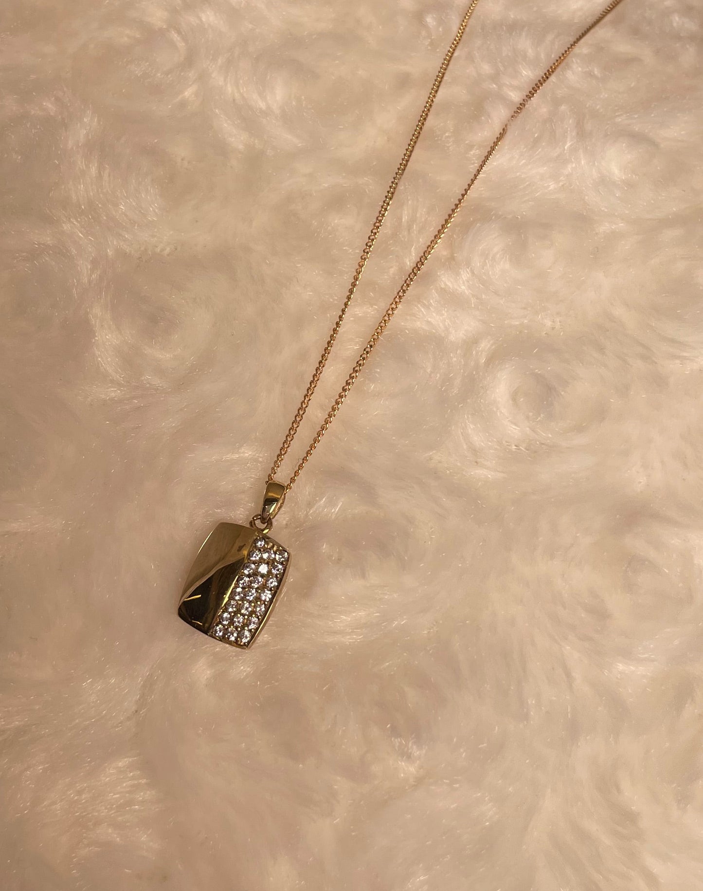 9ct Yellow Gold Pendant Half Set With Cubic Zirconia