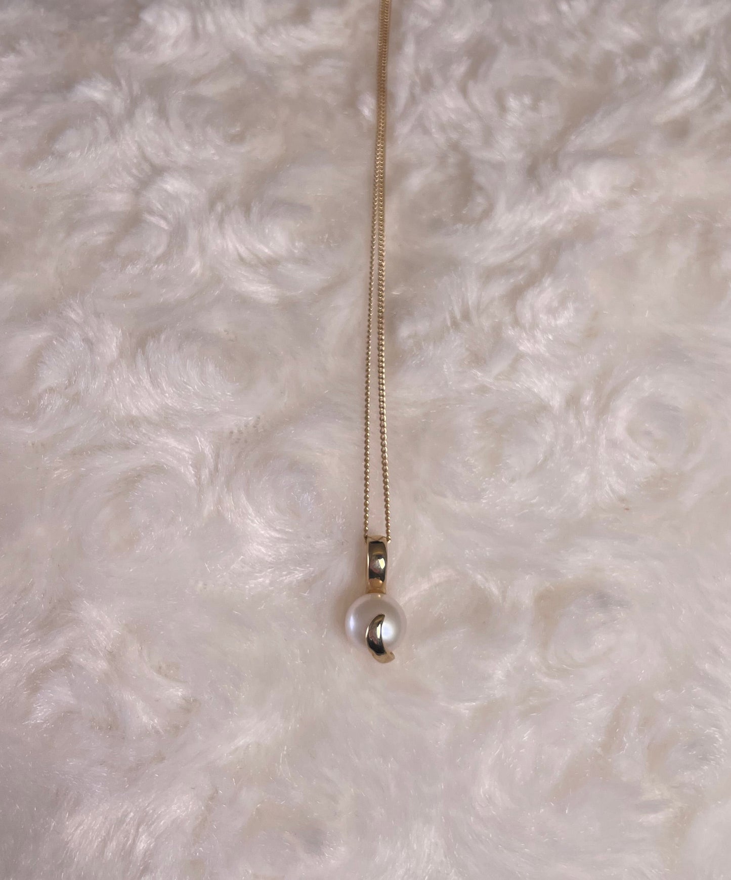 9ct Yellow Gold Freshwater Pearl Pendant Necklace