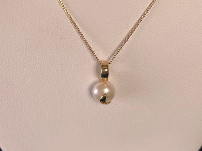9ct Yellow Gold Freshwater Pearl Pendant Necklace