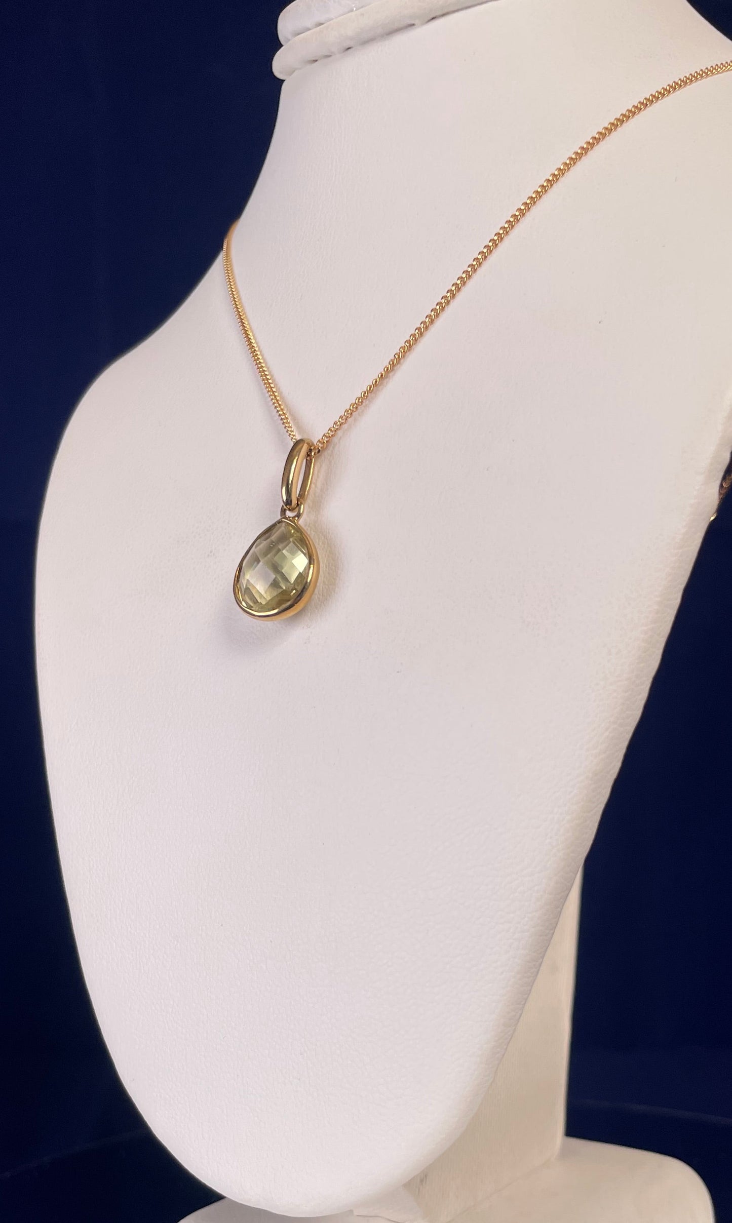 9ct Yellow Gold Pear Shaped Pineapple Cut Lemon Quartz Pendant Necklace