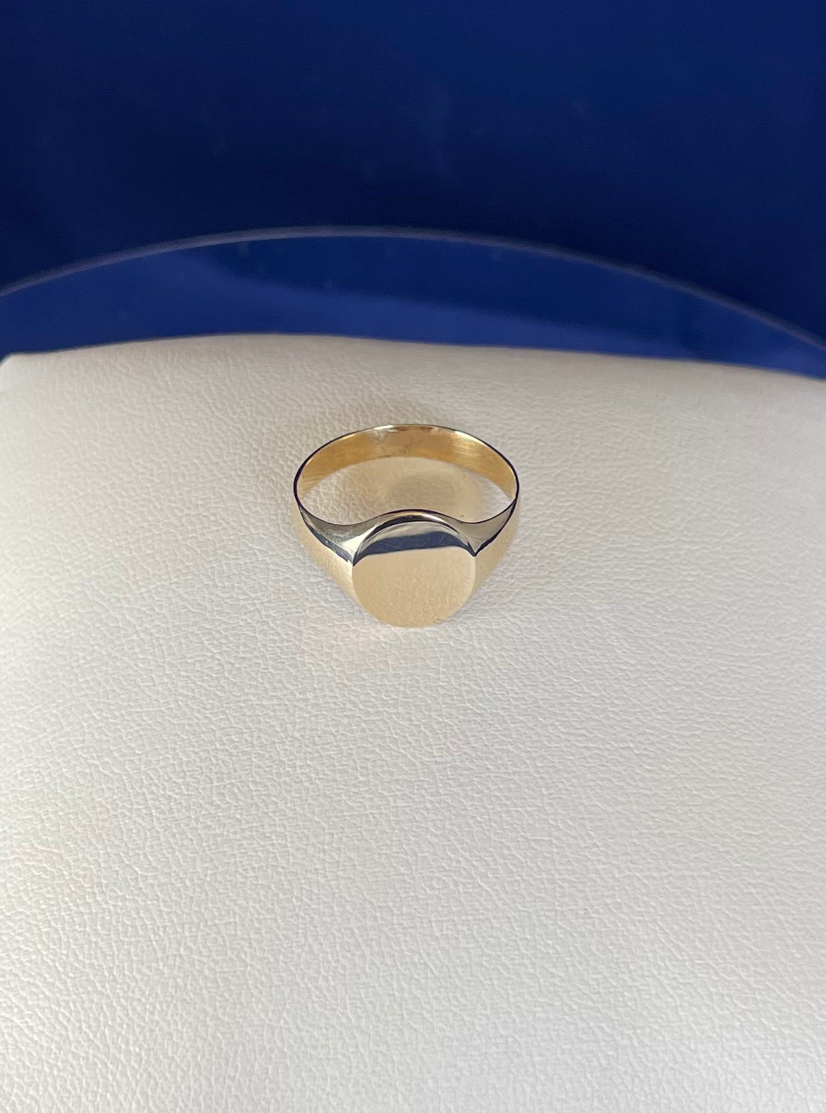 9ct Yellow Gold Plain Oval Signet Ring