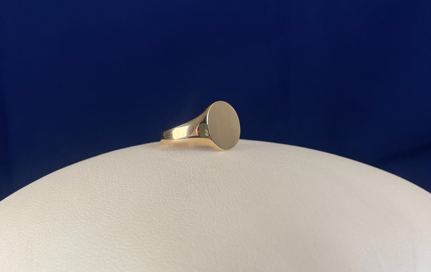 9ct Yellow Gold Plain Oval Signet Ring