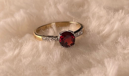 9ct Yellow Gold Garnet Set Dress Ring with Diamond chips