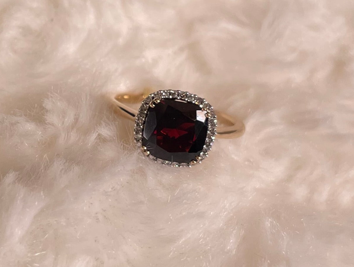 9ct Yellow Gold Garnet Ring & Diamond Ring