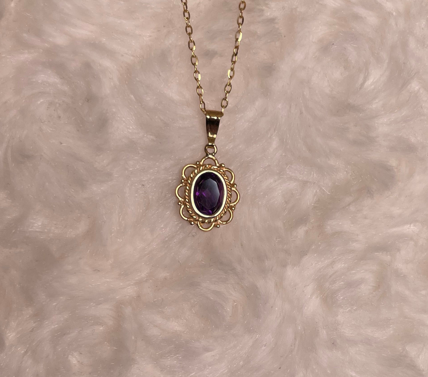 9ct Yellow Gold Rubover Set Oval Amethyst with Filigree Surround Pendant Necklace
