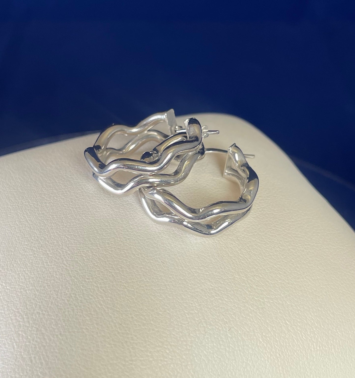 9ct White Gold Wave Hoop Earrings