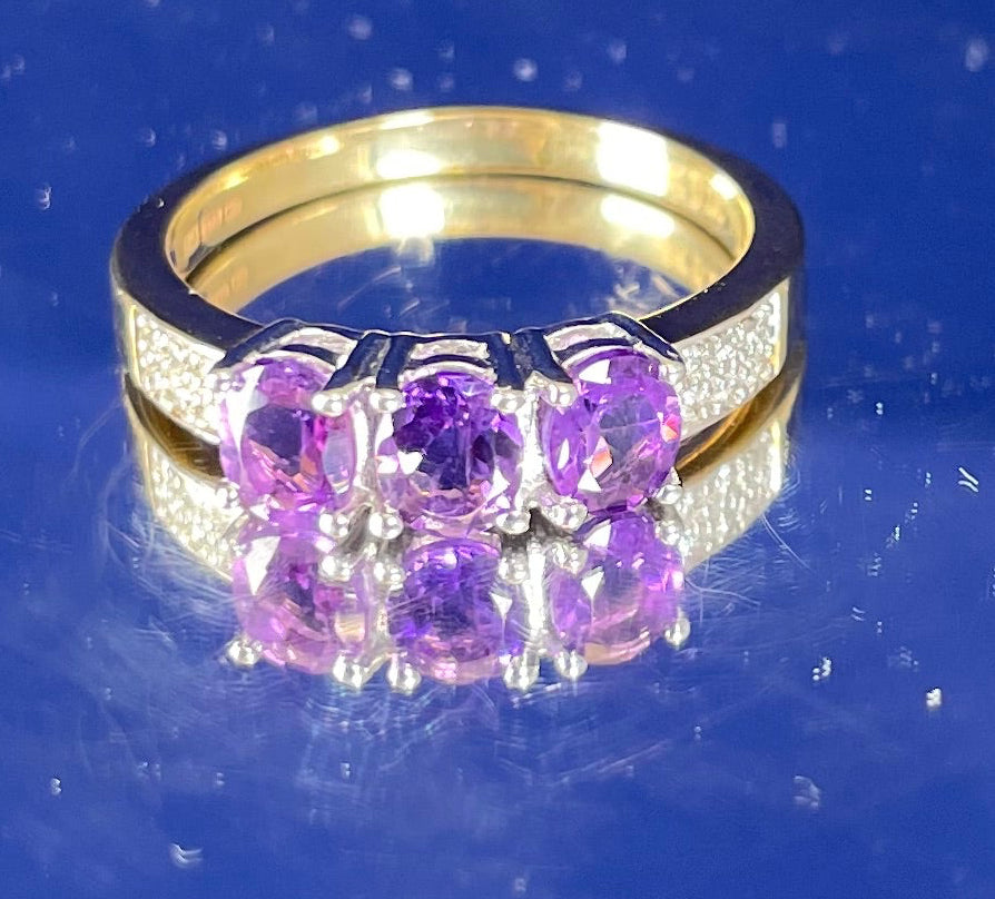 9ct Yellow Gold Ring with Oval Amethysts & Diamonds