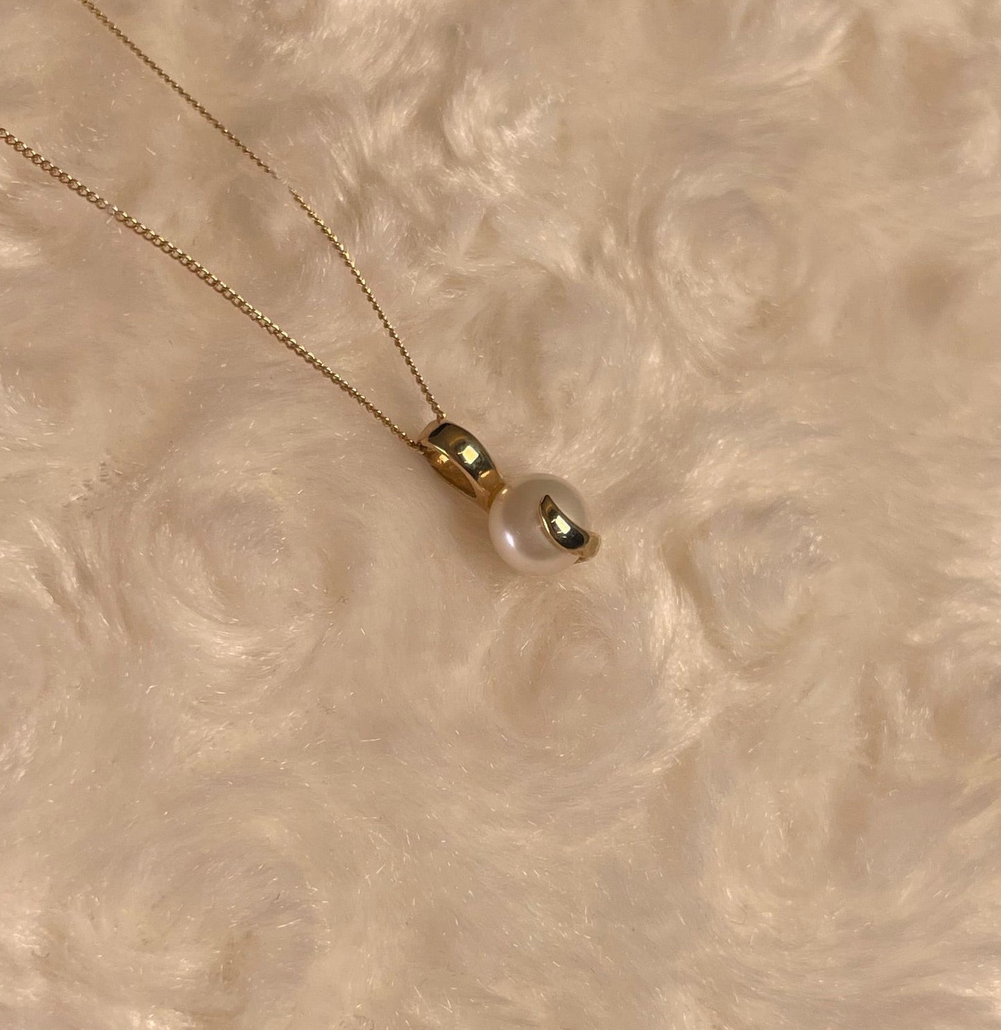 9ct Yellow Gold Freshwater Pearl Pendant Necklace