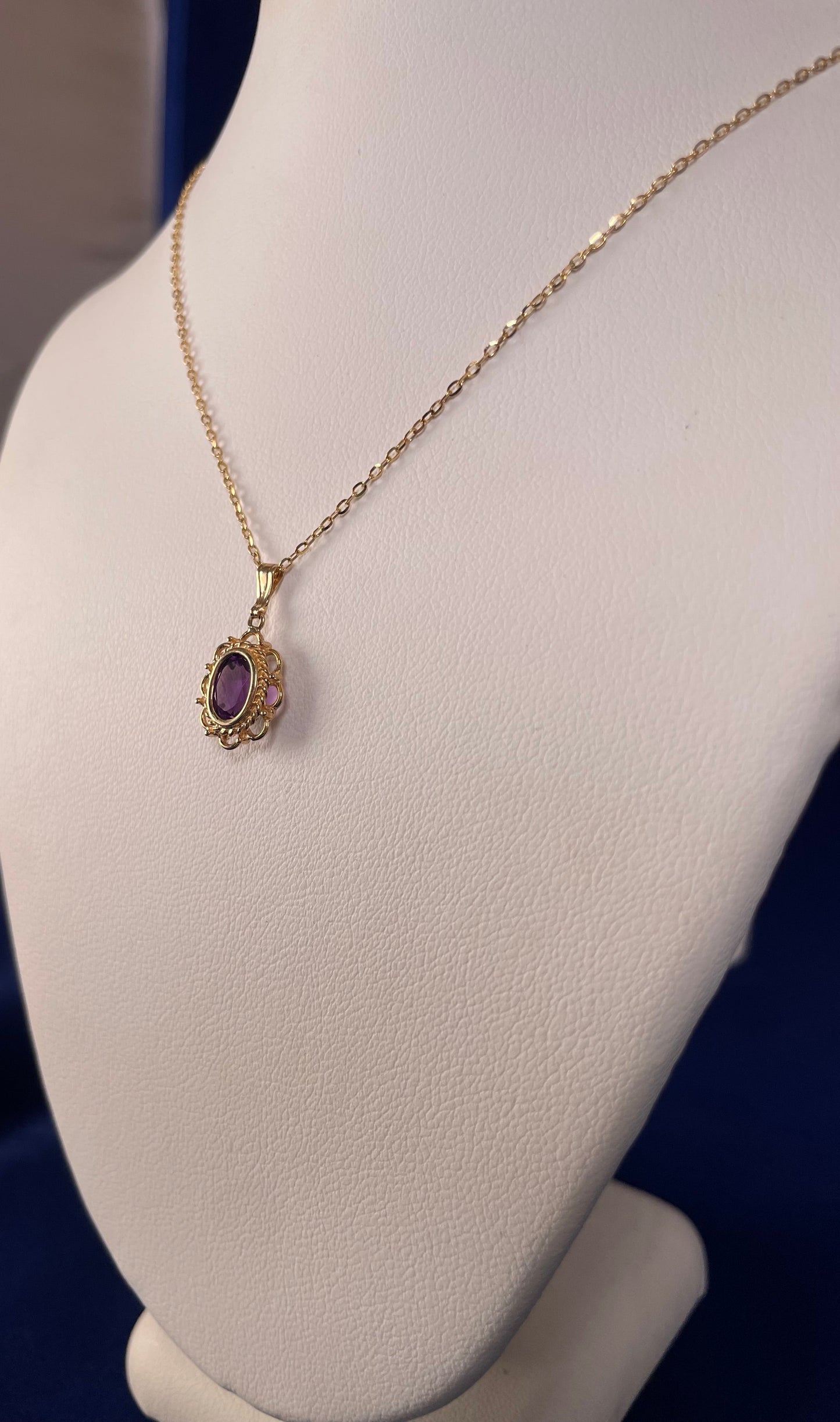9ct Yellow Gold Rubover Set Oval Amethyst with Filigree Surround Pendant Necklace
