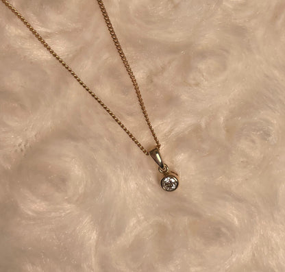 9ct Yellow Gold Delicate Diamond Solitaire Pendant Necklace