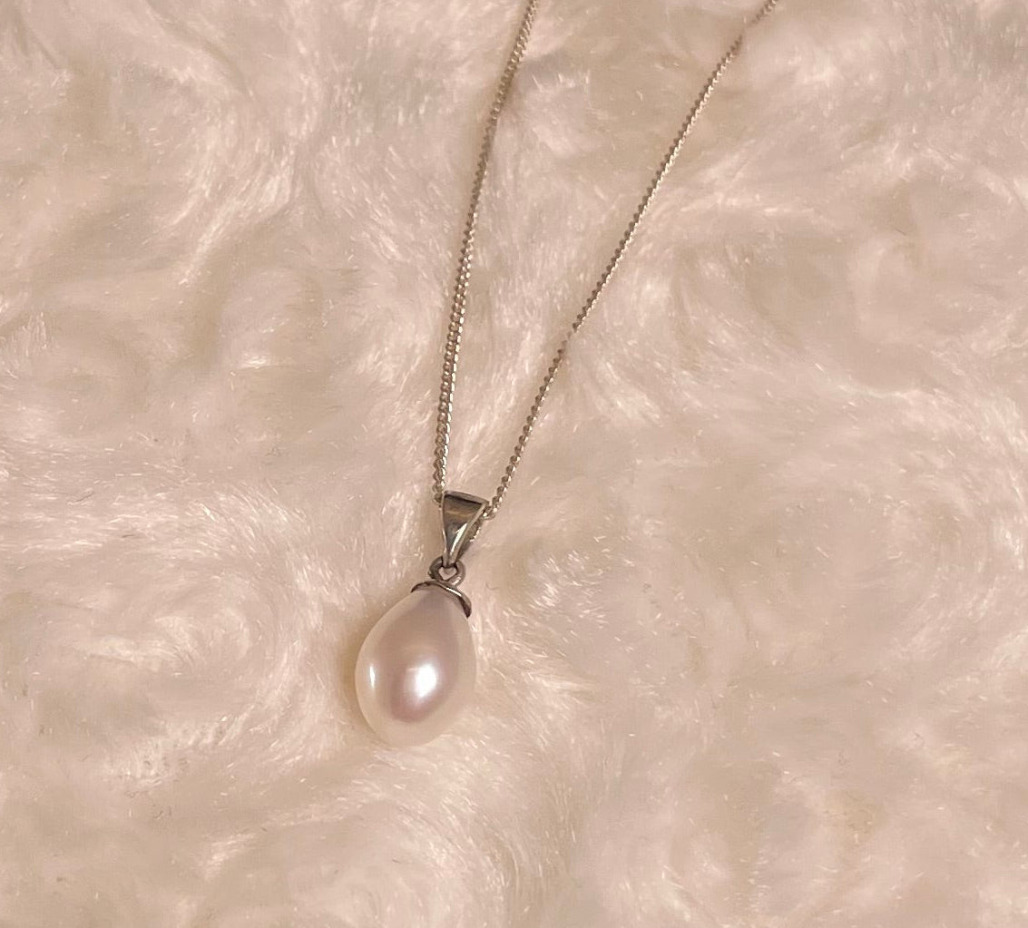 Silver Necklace With Fresh Water Cultured Pearl