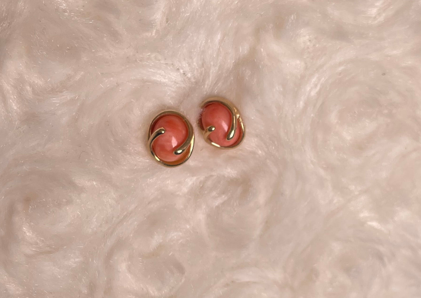 9ct Yellow Gold Oval Coral Cabochon Stud Earring