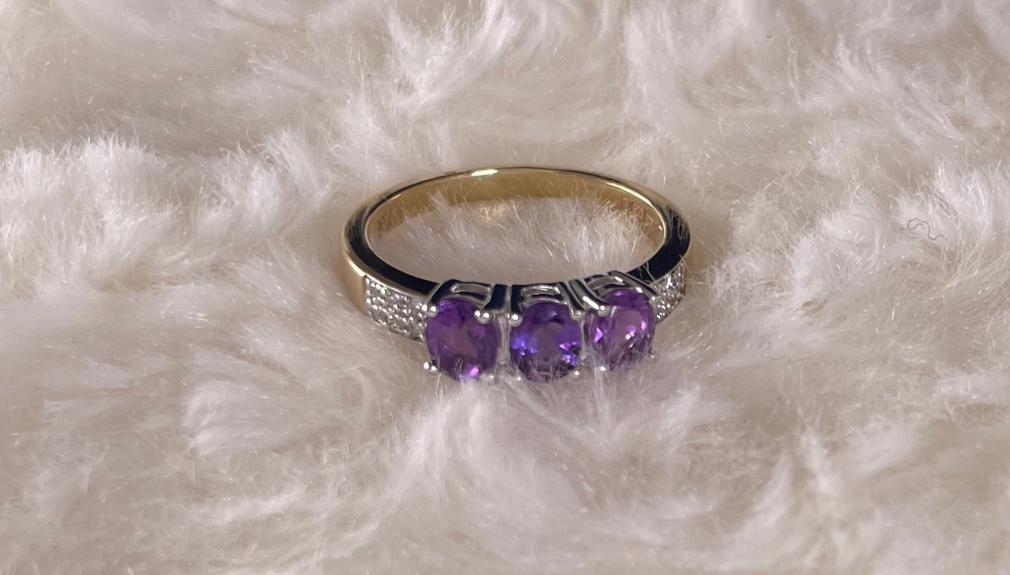 9ct Yellow Gold Ring with Oval Amethysts & Diamonds