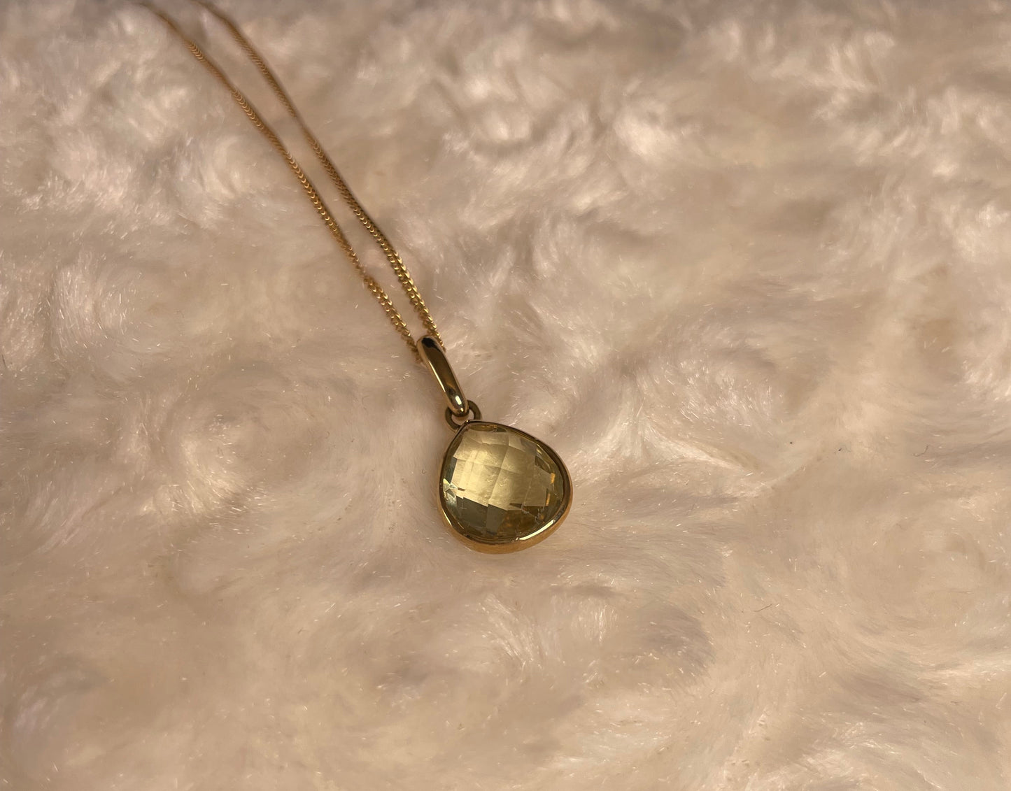 9ct Yellow Gold Pear Shaped Pineapple Cut Lemon Quartz Pendant Necklace