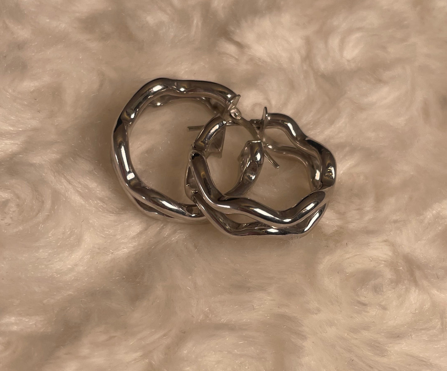 9ct White Gold Wave Hoop Earrings