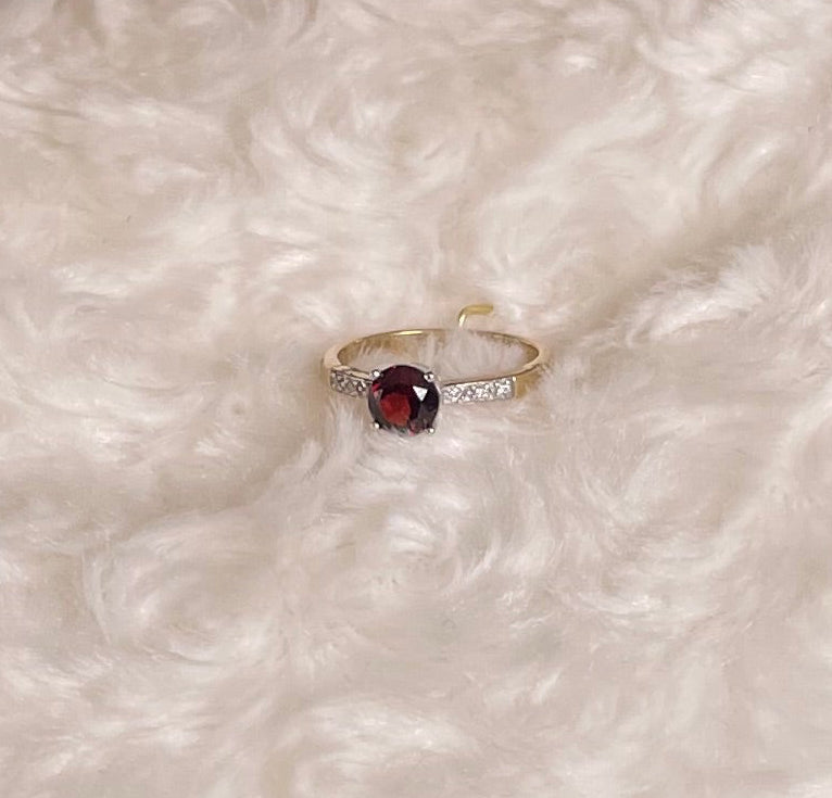 9ct Yellow Gold Garnet Set Dress Ring with Diamond chips