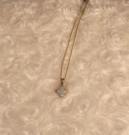 9ct Yellow Gold Four Leaf Clover Pendant Set With Cubic Zirconia