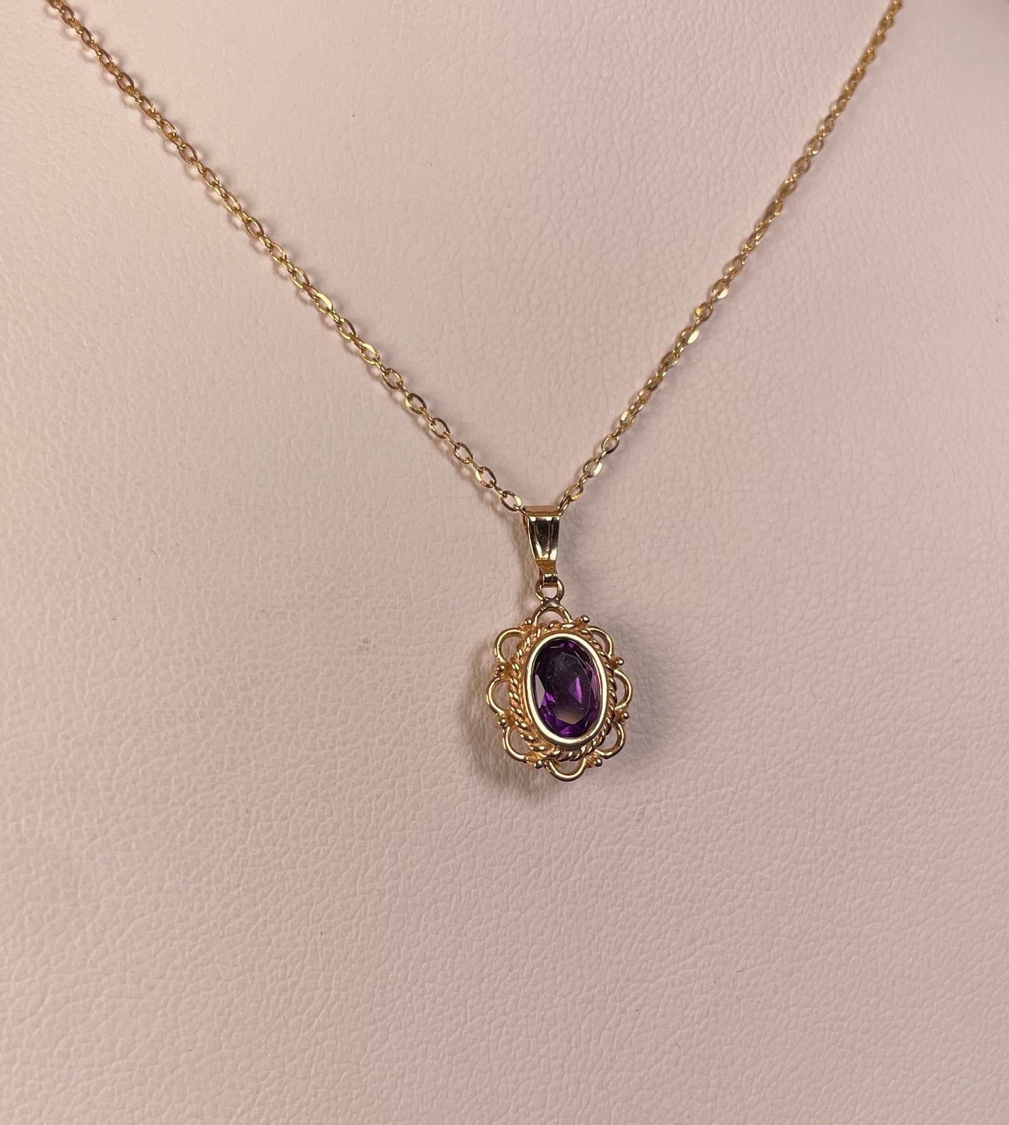 9ct Yellow Gold Rubover Set Oval Amethyst with Filigree Surround Pendant Necklace