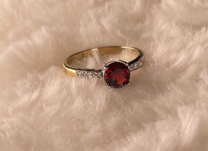 9ct Yellow Gold Garnet Set Dress Ring with Diamond chips