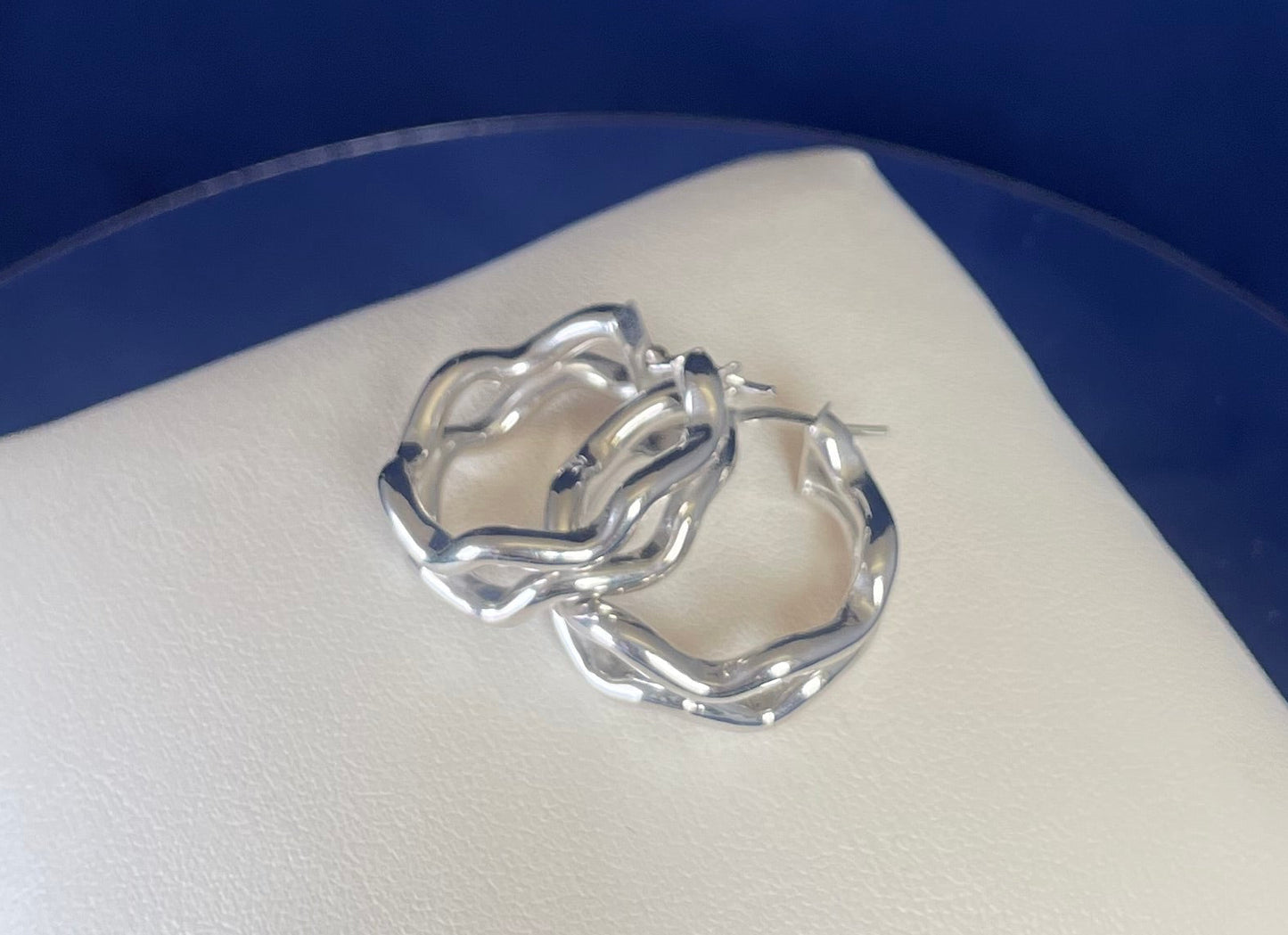 9ct White Gold Wave Hoop Earrings