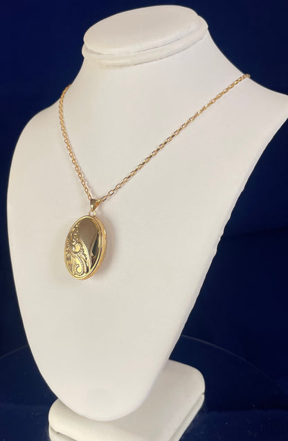 9ct Yellow Gold Oval Patterned Locket