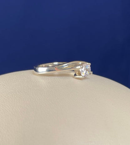 Rhodium-Plated Silver Brilliant Cut Cubic Zirconia Twist Shoulder Ring