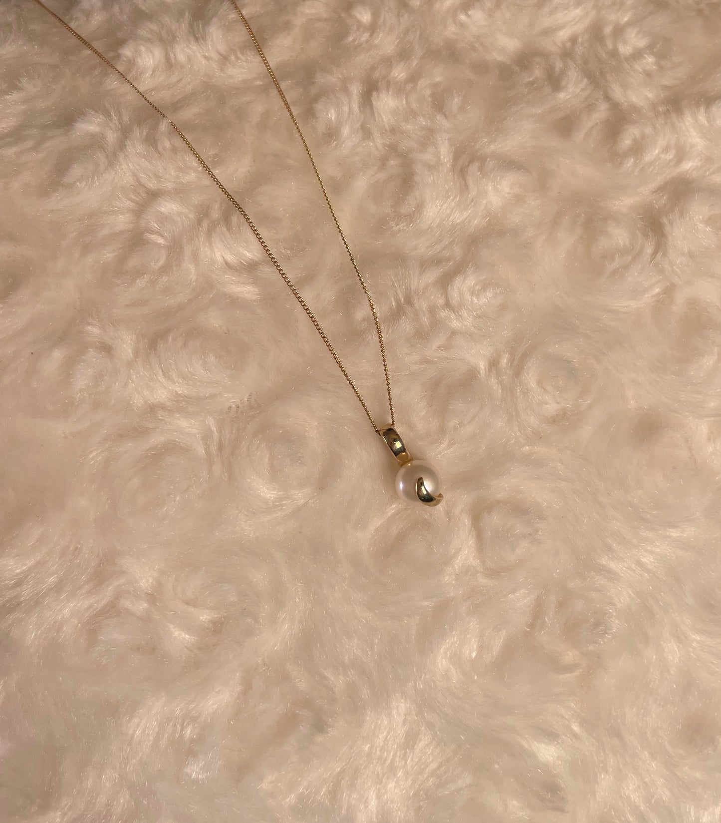 9ct Yellow Gold Freshwater Pearl Pendant Necklace