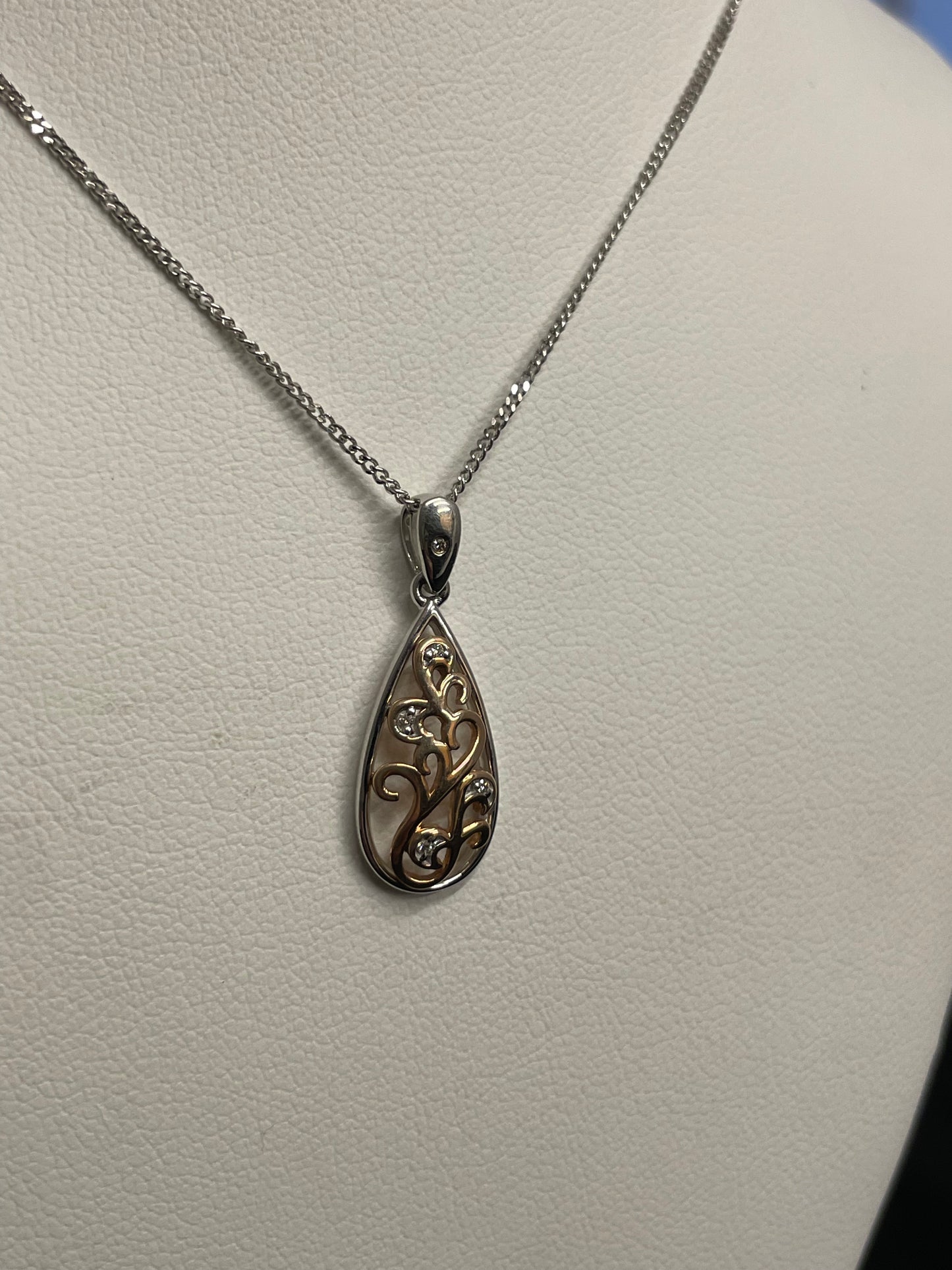 9ct Yellow Gold Teardrop Lattice Diamond Pendant Necklace