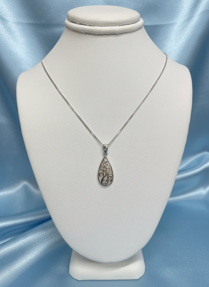 9ct Yellow Gold Teardrop Lattice Diamond Pendant Necklace