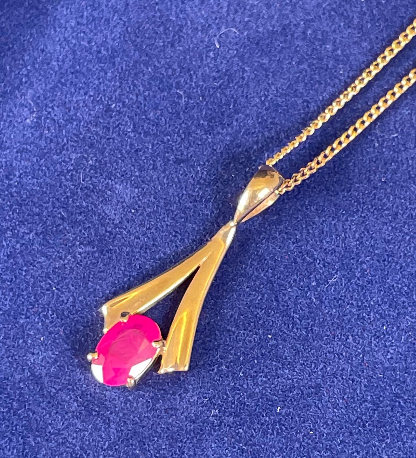 9ct Yellow Gold Oval Ruby Fan Design Pendant Necklace