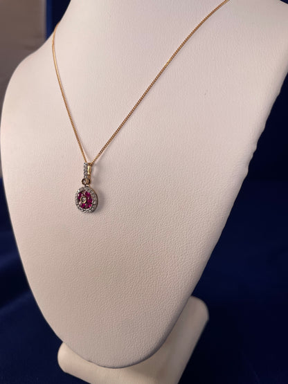 9ct Yellow Gold Cartwheel Design Diamonds & Five Rubies Pendant Necklace