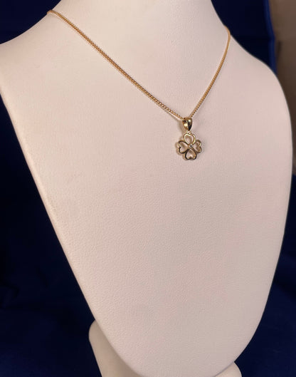 9ct Yellow Gold Clover Pendant with Diamond Chip